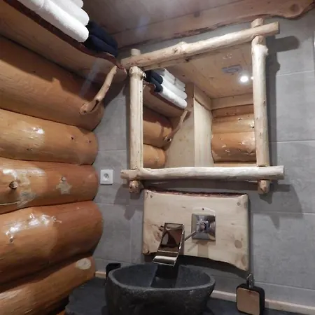 Chalet Chalet En Rondins De Bois, Pyrenees Emotions *