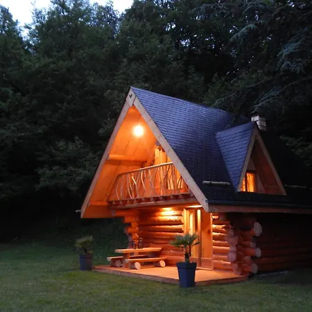 Chalet En Rondins De Bois, Pyrenees Emotions